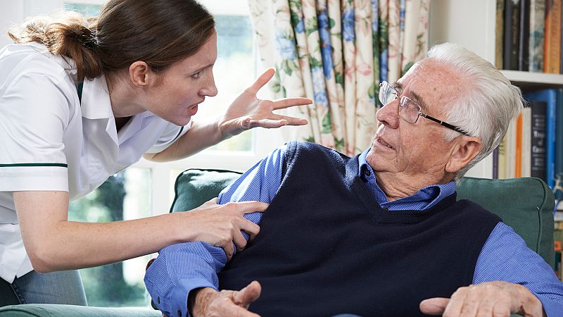 El 33% de los ancianos que están en residencias ha sido víctima de abusos en el último año, según la OMS