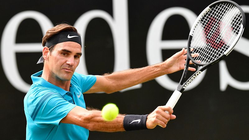 Federer recupera el número uno mundial al meterse en la final de Stuttgart