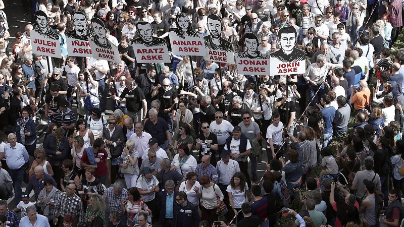 Miles de personas se manifiestan en Pamplona en contra de la sentencia del caso Alsasua
