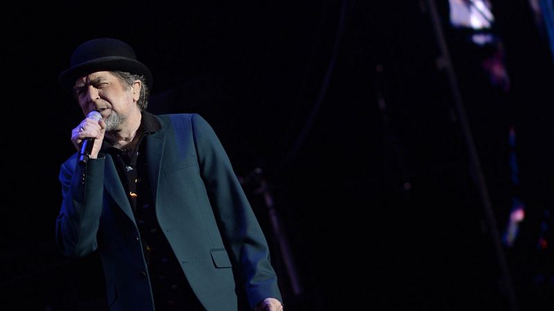 Joaquín Sabina se queda "mudo" y abandona un "mal concierto" en Madrid