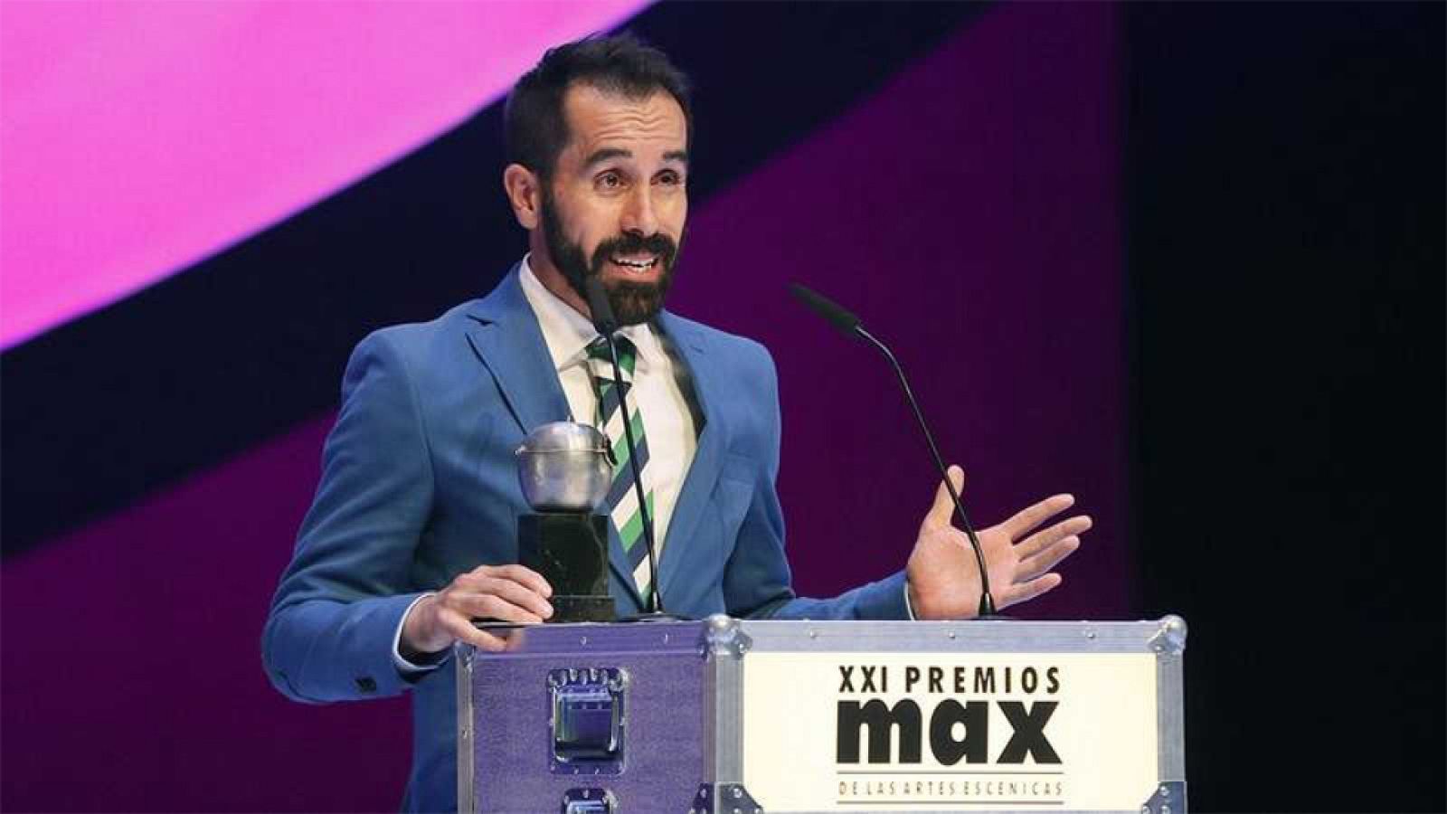 La obra teatral 'Solitudes' y la danza de Daniel Abreu triunfan en los Premios Max | Ver