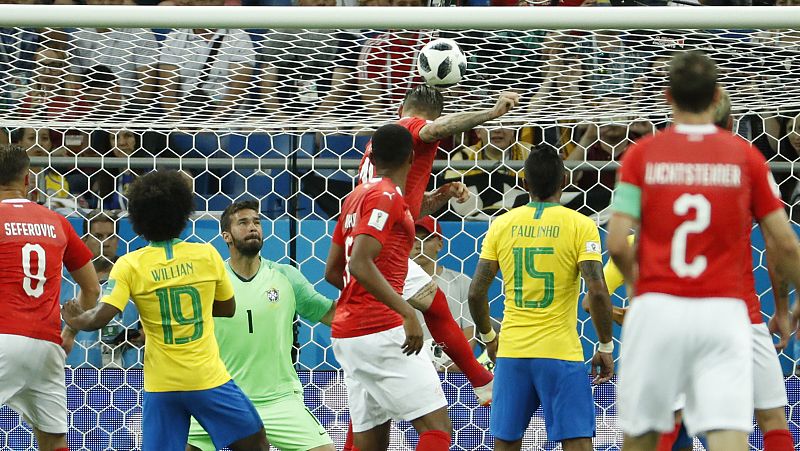 Brasil pide explicaciones a la FIFA por no activar el VAR tras el empate con Suiza