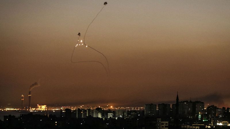 Israel bombardea 25 puestos militares de Hamás en Gaza en respuesta a ataques desde la Franja