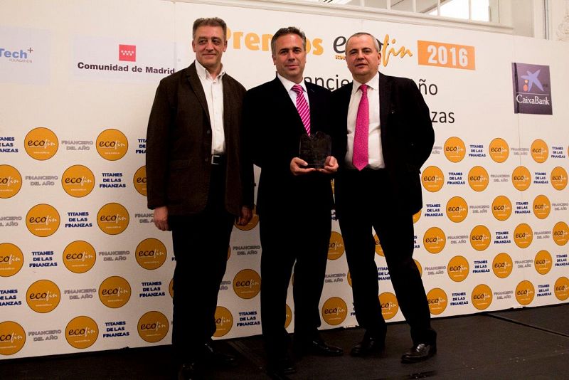 Premio 'Titanes de las Finanzas' 2016