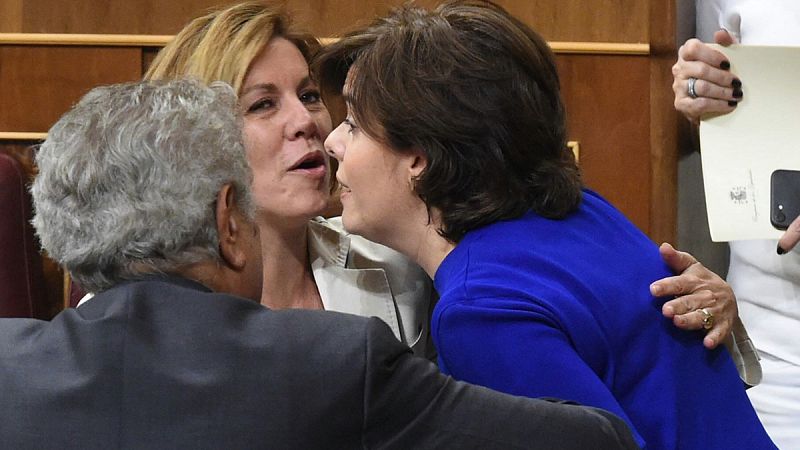 Santamaría se alegra de que dos mujeres aspiren a presidir el PP y Cospedal apuesta por la "integración y la unidad"