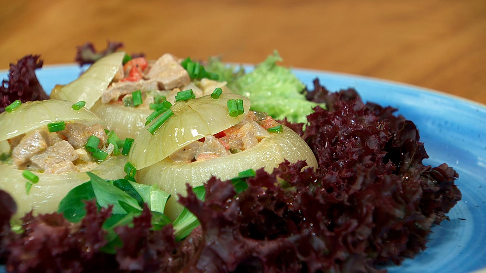 Torres en la cocina - Cebollas rellenas de atún