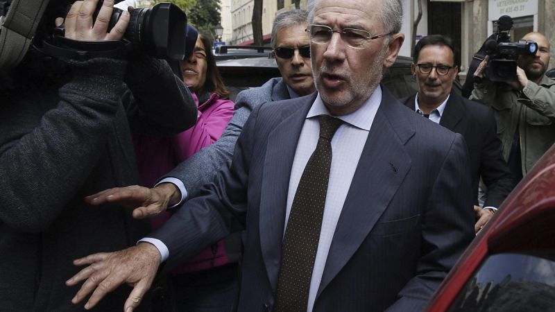 El juez rechaza que se juzgue a Rato sólo por cobrar comisiones irregulares en Bankia, como pedía la Fiscalía