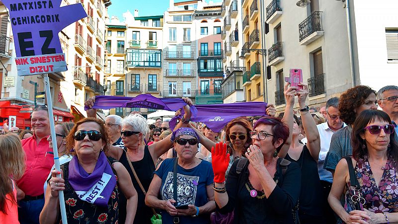 El grito de "no es abuso, es violación" vuelve a las calles contra la libertad provisional de 'La Manada'