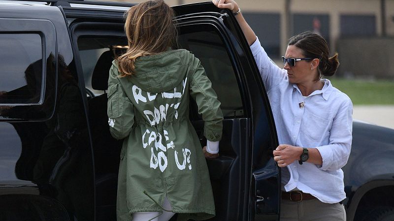 Un mensaje en la chaqueta de Melania Trump eclipsa su visita a un centro de detención de menores inmigrantes
