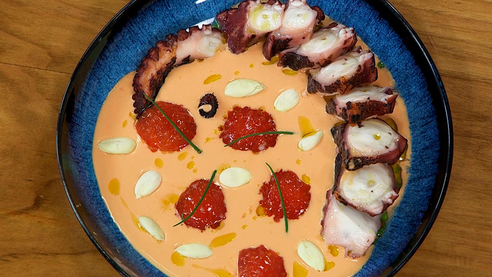 Torres en la cocina - Ajoblanco con pulpo a la brasa