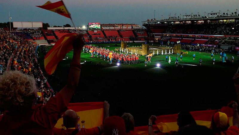 Tarragona inaugura sus Juegos con el agua del Mediterrneo para enfriar polmicas