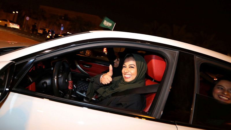 Las mujeres ya pueden conducir en Arabia Saudí