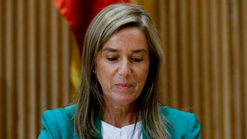 Mato defiende la honradez de Rajoy y asegura que ella "nunca" se lucró de su paso por la política