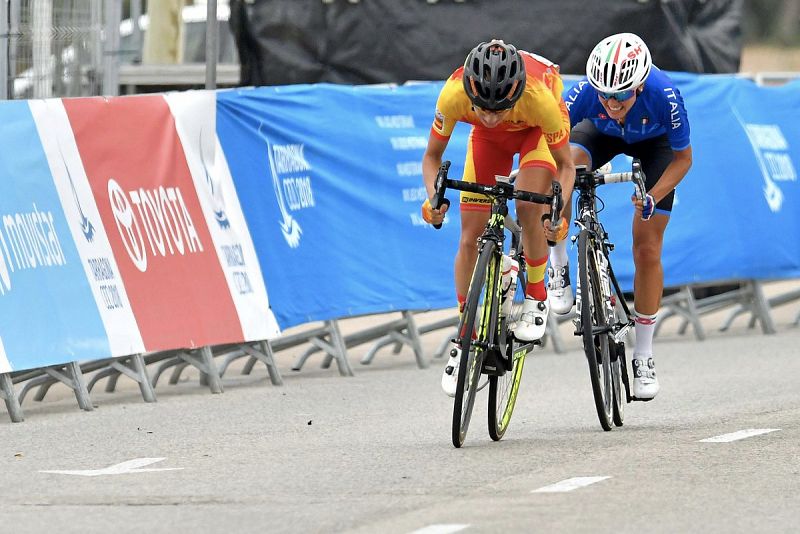 Ane Santesteban, plata en ciclismo; Itoay y Diane, plata y bronce en salto de logitud