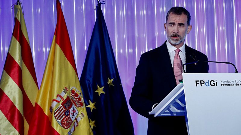 El rey reafirma en Girona su "compromiso con una Cataluña de todos y para todos" entre el plante político y las protestas