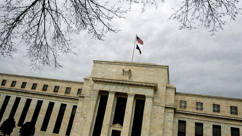 BBVA y Santander superan el test de estrés de la Fed y Deutsche Bank lo suspende