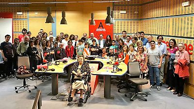 Las cuñas de RNE - 'A hombros de gigantes' cumple 500 programas en RNE - Escuchar ahora