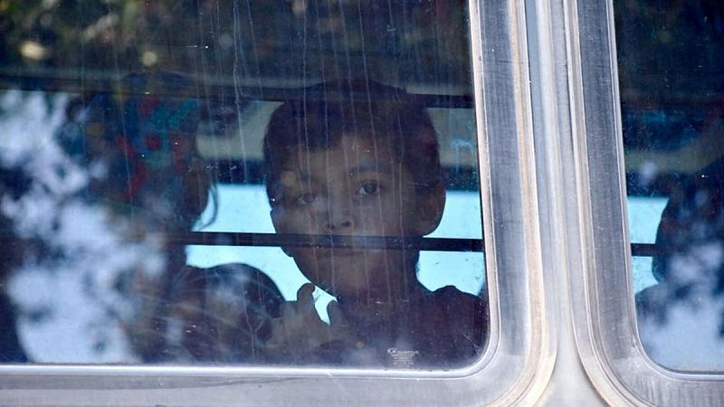 Cinco menores inmigrantes denuncian a Estados Unidos por sus condiciones de detención