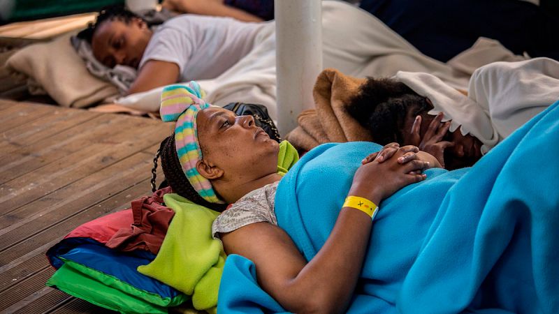 Los inmigrantes a bordo del Open Arms ya han avisado a sus familias de que van a Barcelona