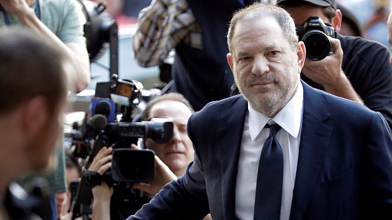 Acusan a Harvey Weinstein de un tercer caso de agresión sexual que podría condenarle a cadena perpetua