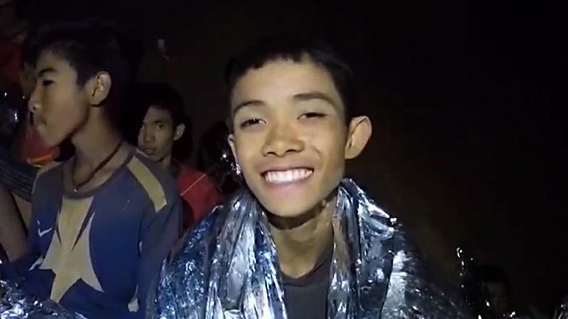 Los tailandeses atrapados en la cueva reciben sus primeras lecciones de buceo
