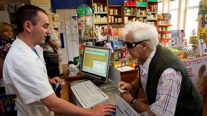 La atención farmacéutica a domicilio: entre la "proximidad" al paciente y las denuncias de "privatización"