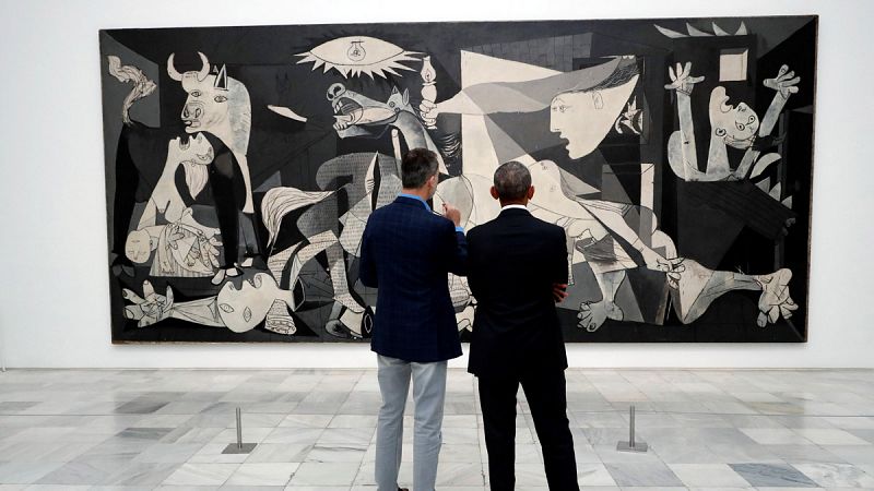 Felipe VI acompaña a Barack Obama en una visita privada al Museo Reina Sofía centrada en el 'Guernica'