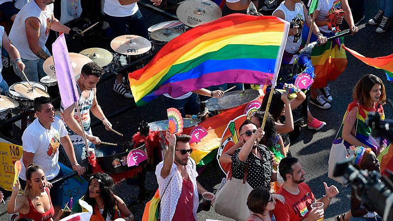 La marcha del Orgullo en Madrid reivindica los derechos de las personas transexuales