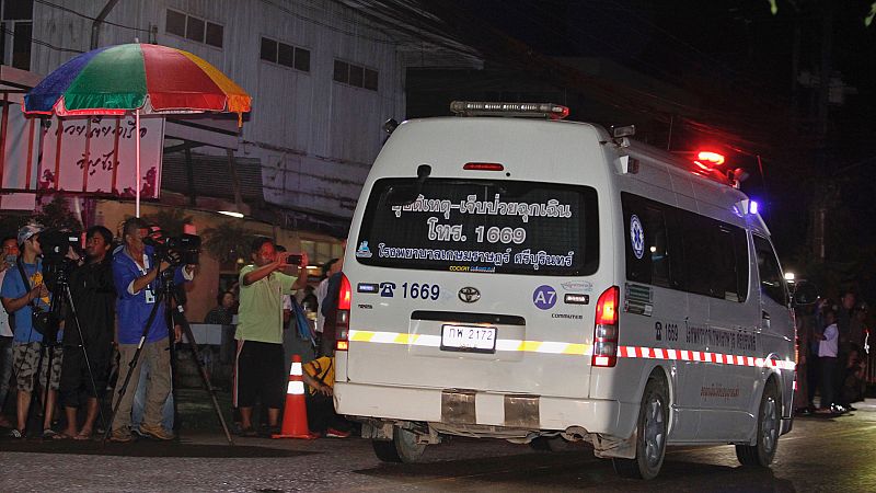 Rescatados los primeros cuatro niños atrapados durante dos semanas en una cueva inundada en Tailandia