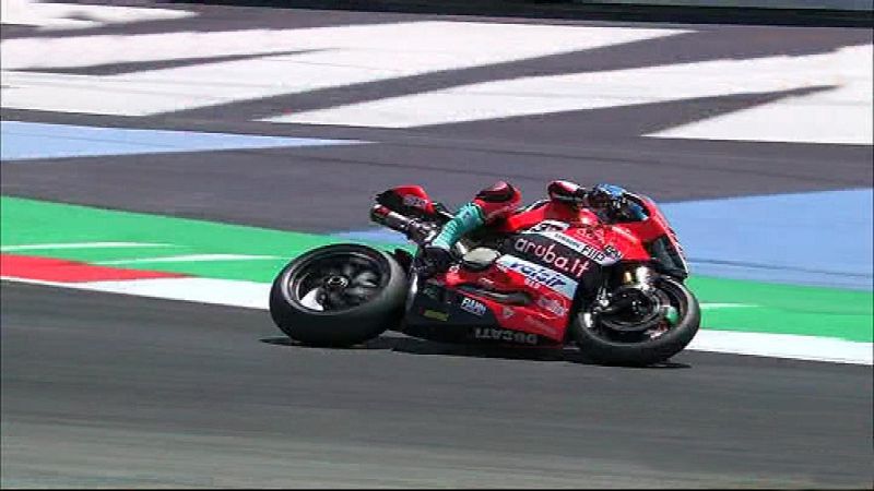Rea hace doblete en Misano y sale más líder