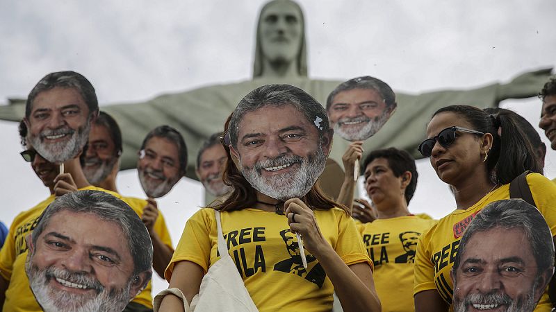 El presidente del TRF-4 resuelve la batalla judicial entre dos magistrados y mantiene a Lula en prisión