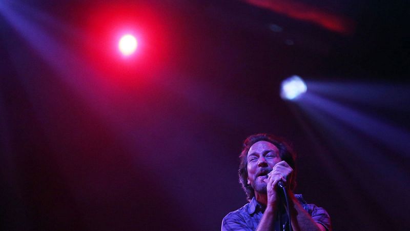 Pearl Jam ilumina un Mad Cool gigantesco, pero empañado por el caos