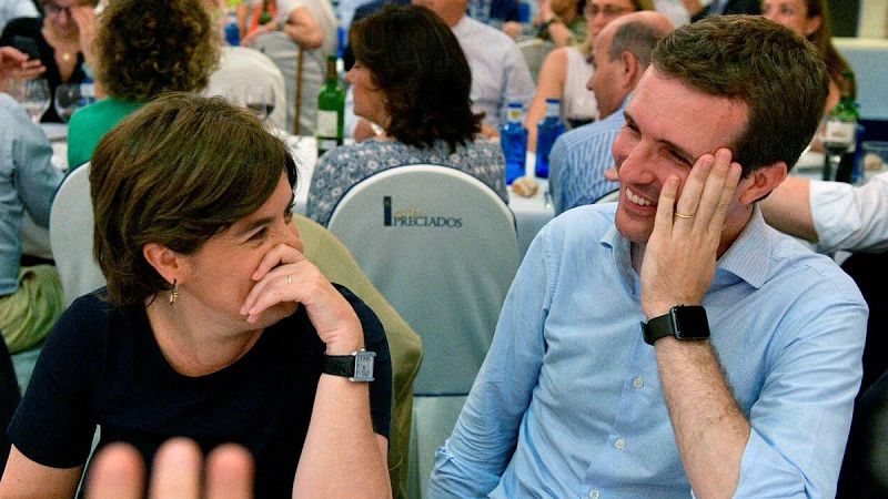 Trasvase de apoyos de Cospedal a Casado en una campaña cada vez más dura por liderar el PP