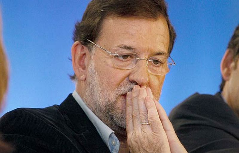 Rajoy acusa a Zapatero que ayudar a sus "amiguetes" y no a las pymes con su plan financiero