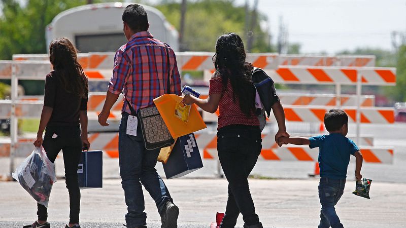 Estados Unidos deberá entregar una lista de los padres indocumentados separados de sus hijos mayores de 5 años