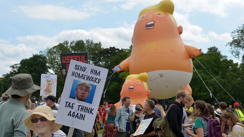 Multitudinaria protesta en Edimburgo contra la visita de Trump a Escocia