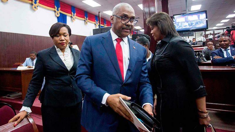 Dimite el primer ministro de Haití tras las protestas por la subida del precio del combustible