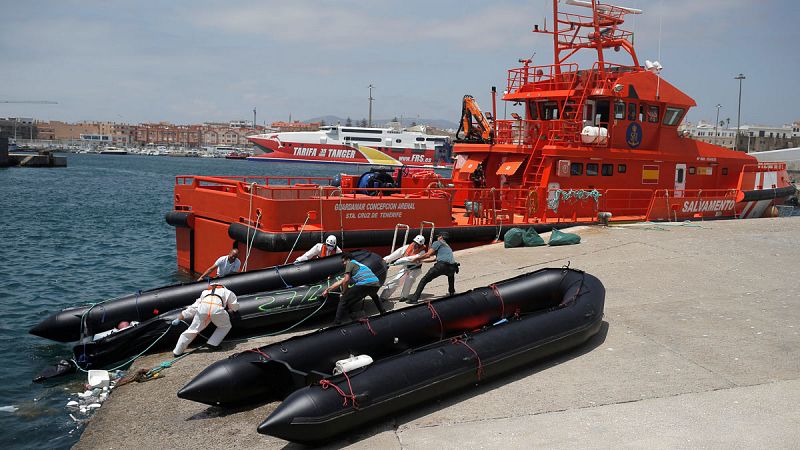 Cerca de 450 migrantes esperan en el mar tras un nuevo pulso entre Italia y Malta