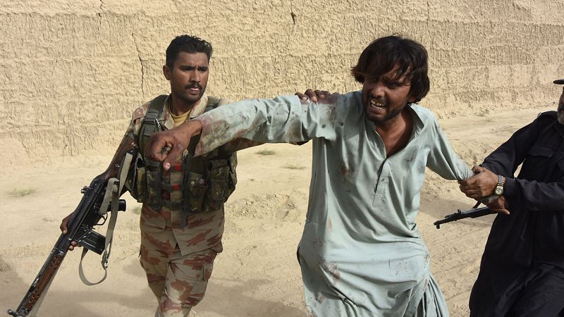 Ascienden a 149 los muertos en el atentado del EI contra un mitin electoral en Pakistán
