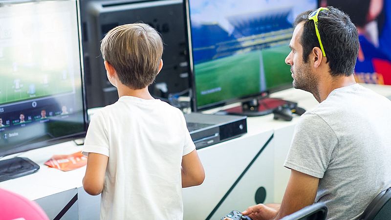 Charlas para padres sobre el buen uso de la tecnolog�a en TLP Tenerife