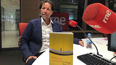 Las mañanas de RNE - 'Muerte contrarreloj', una novela negra ambientada en el Tour de Francia | Escuchar