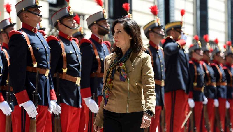 Defensa readmite en las pruebas de acceso a la carrera militar a dos mujeres excluidas por sus tatuajes