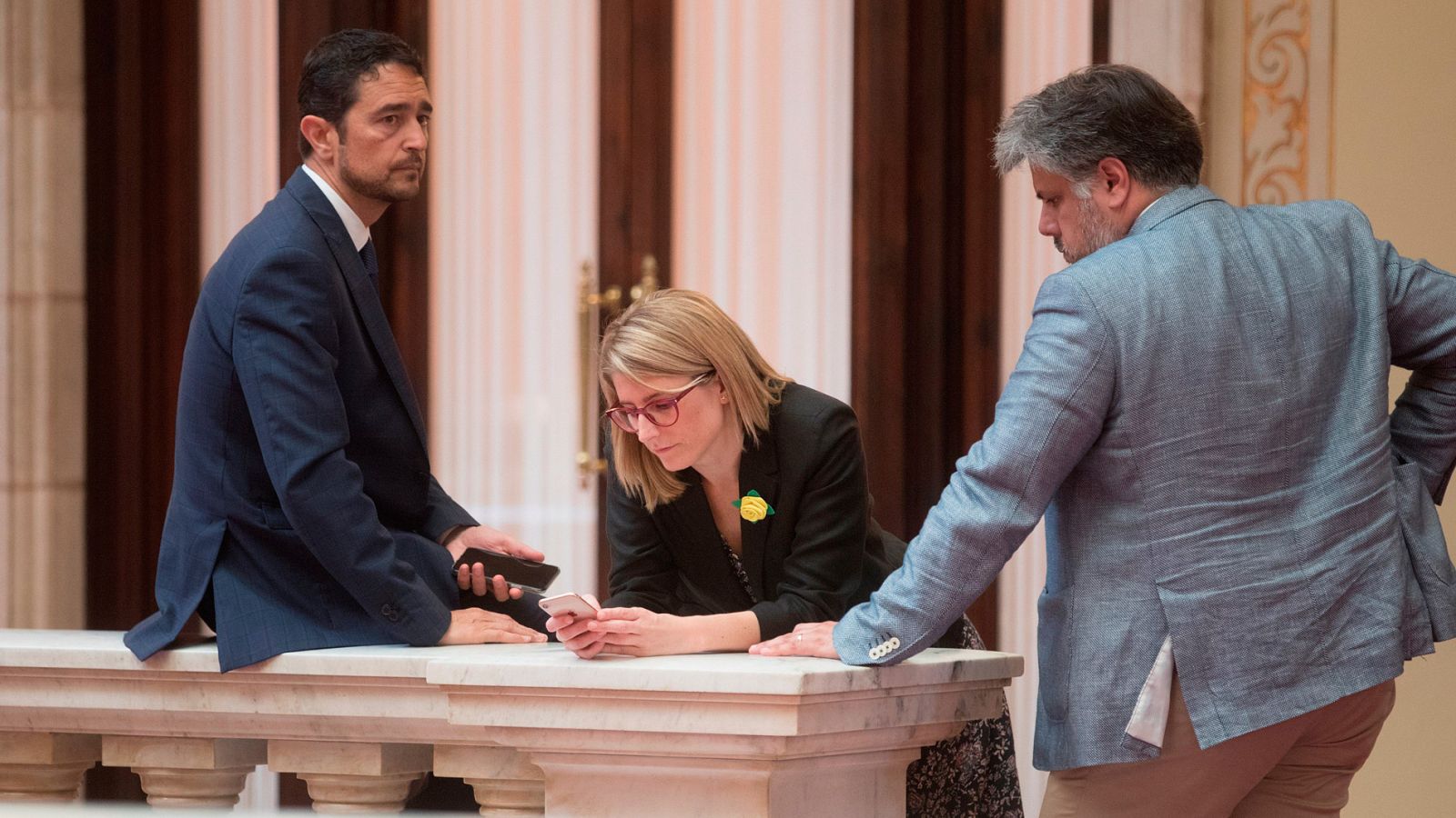 Las diferencias entre ERC y JxCat por la suspensión de Puigdemont obligan a desconvocar el pleno del Parlament