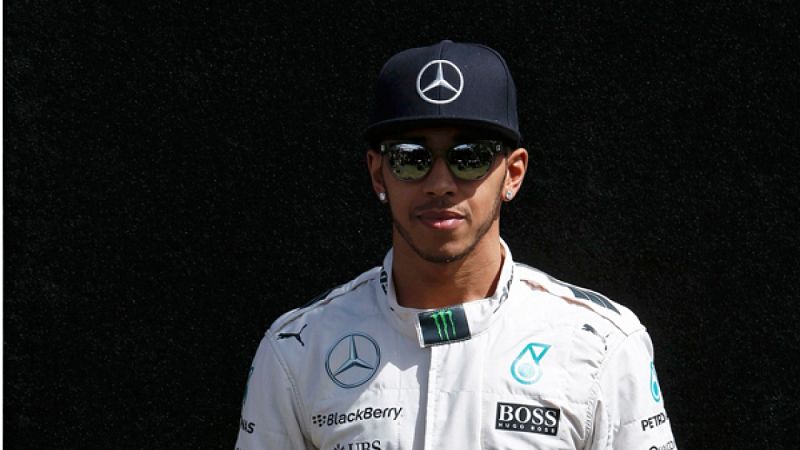 Hamilton amplía dos años más su contrato con Mercedes