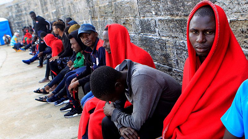 Llegan a España más de mil migrantes en medio centenar de pateras durante el fin de semana