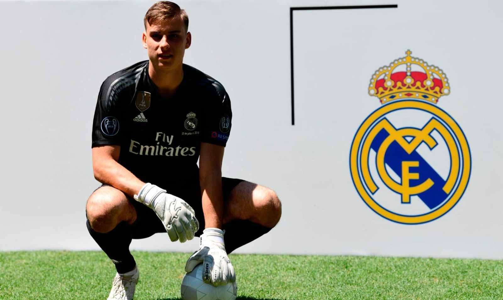 El equipo blanco ha presentado al joven portero ucraniano Lunin en el Santiago Bernabéu, con la presencia de Florentino Pérez.