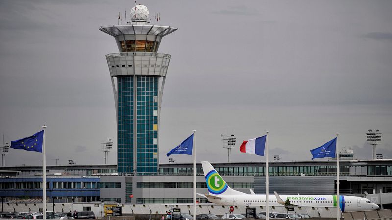 Cuatro aerolíneas denuncian a Francia por las huelgas de controladores aéreos ante la Comisión Europea