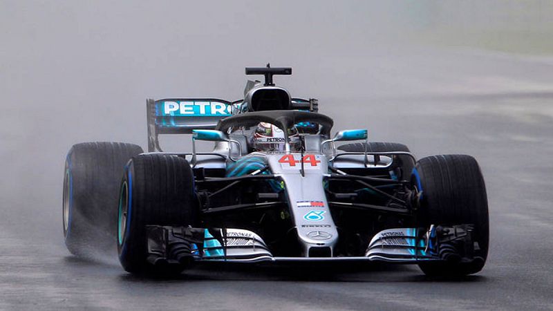 Hamilton firma la 'pole' bajo la lluvia en HungrHamilton firma la 'pole' bajo la lluvia en Hungría