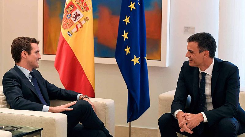 Casado ofrece a Sánchez una oposición "responsable", pero le advierte de que no admitirá "cesiones" con Cataluña