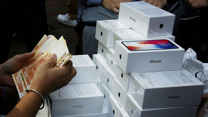 Apple, primera empresa en alcanzar un valor de un billón de dólares en la Bolsa estadounidense